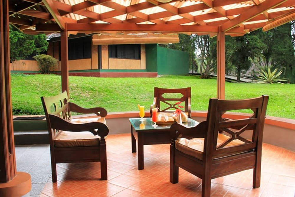 Sari Ater & Resort 3*
